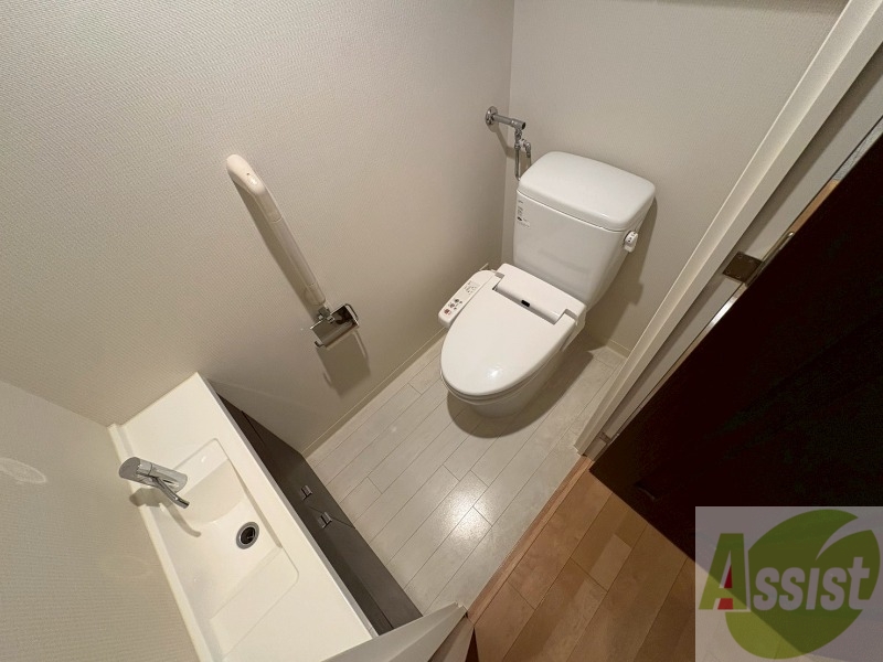 トイレ　トイレです。ウォシュレット付を探している方、おすすめです。