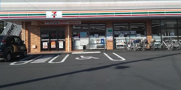 コンビニ　セブンイレブン 越谷東越谷3丁目店（コンビニ）まで505m