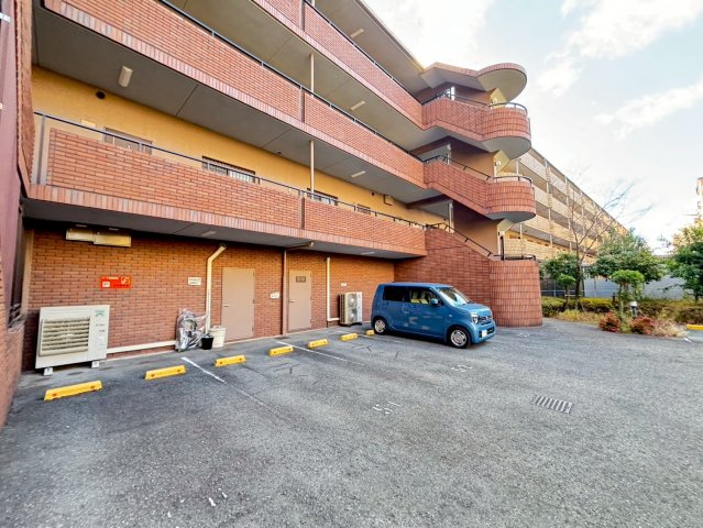 駐車場　詳細は、RISUMO江坂本店までお問合せください♪