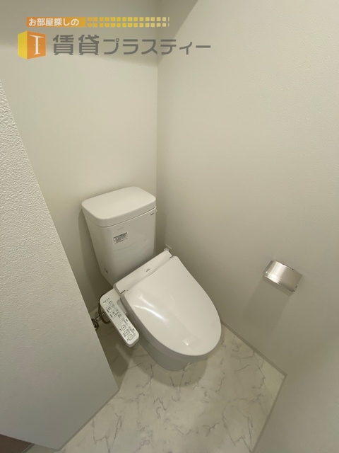 トイレ　シャワートイレ完備。