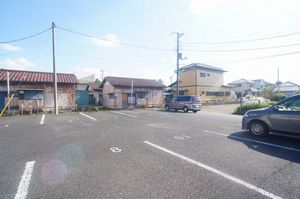 駐車場　敷地内駐車場１台付