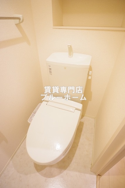 トイレ　温水洗浄便座付のトイレ！