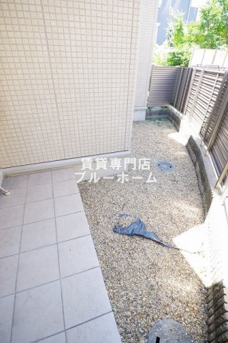 バルコニー　広い専用庭付き！