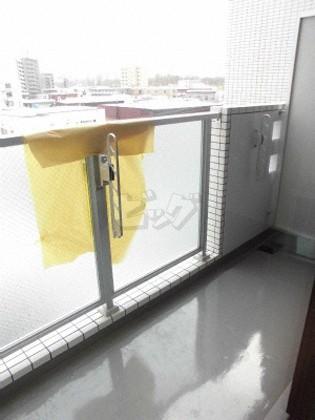 バルコニー　明るい玄関がお出迎えです☆