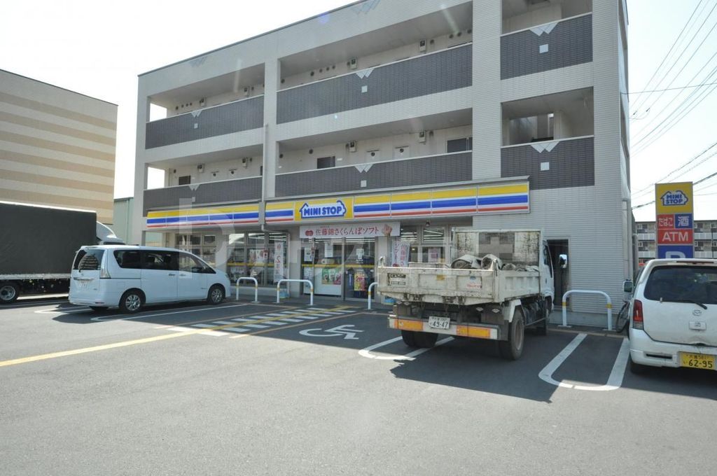 コンビニ　ミニストップ草加小山2丁目店（コンビニ）まで310m