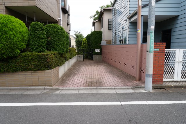 駐車場　専用駐車場です