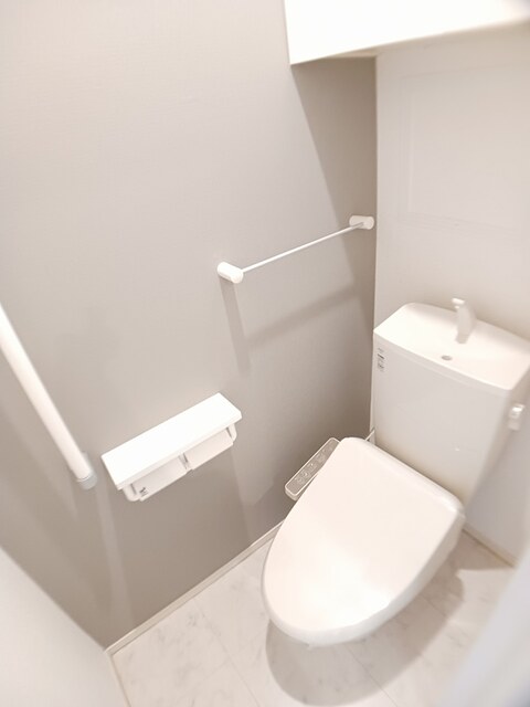 ＪＲ福塩線 神辺駅 徒歩15分 2階建 築8年のトイレ写真
