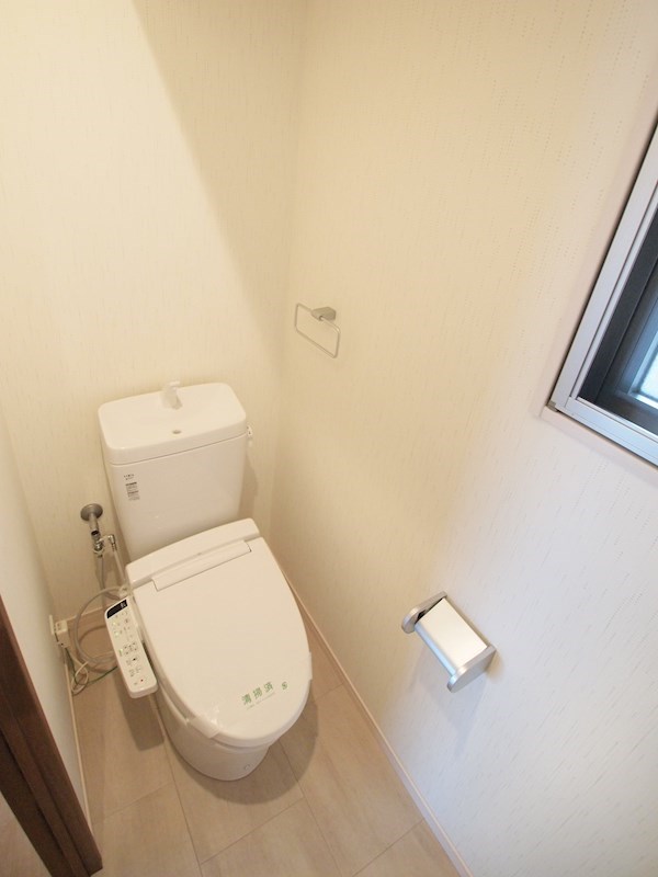 トイレ　ウォシュレット付きのトイレです。