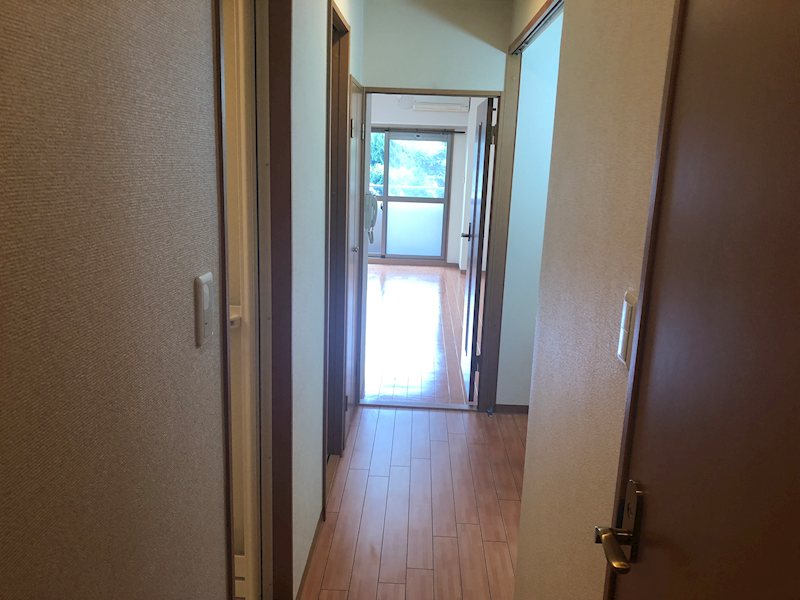 玄関　全て違うお部屋（違う間取り）の写真です