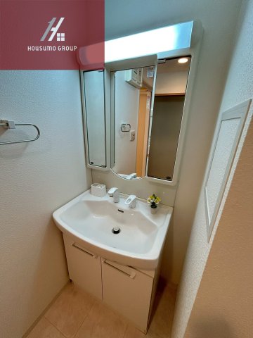 洗面設備　使いやすい独立洗面台です