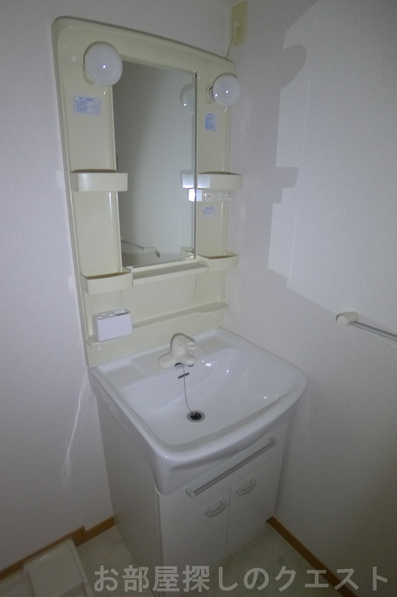 洗面設備　（写真は同タイプ）