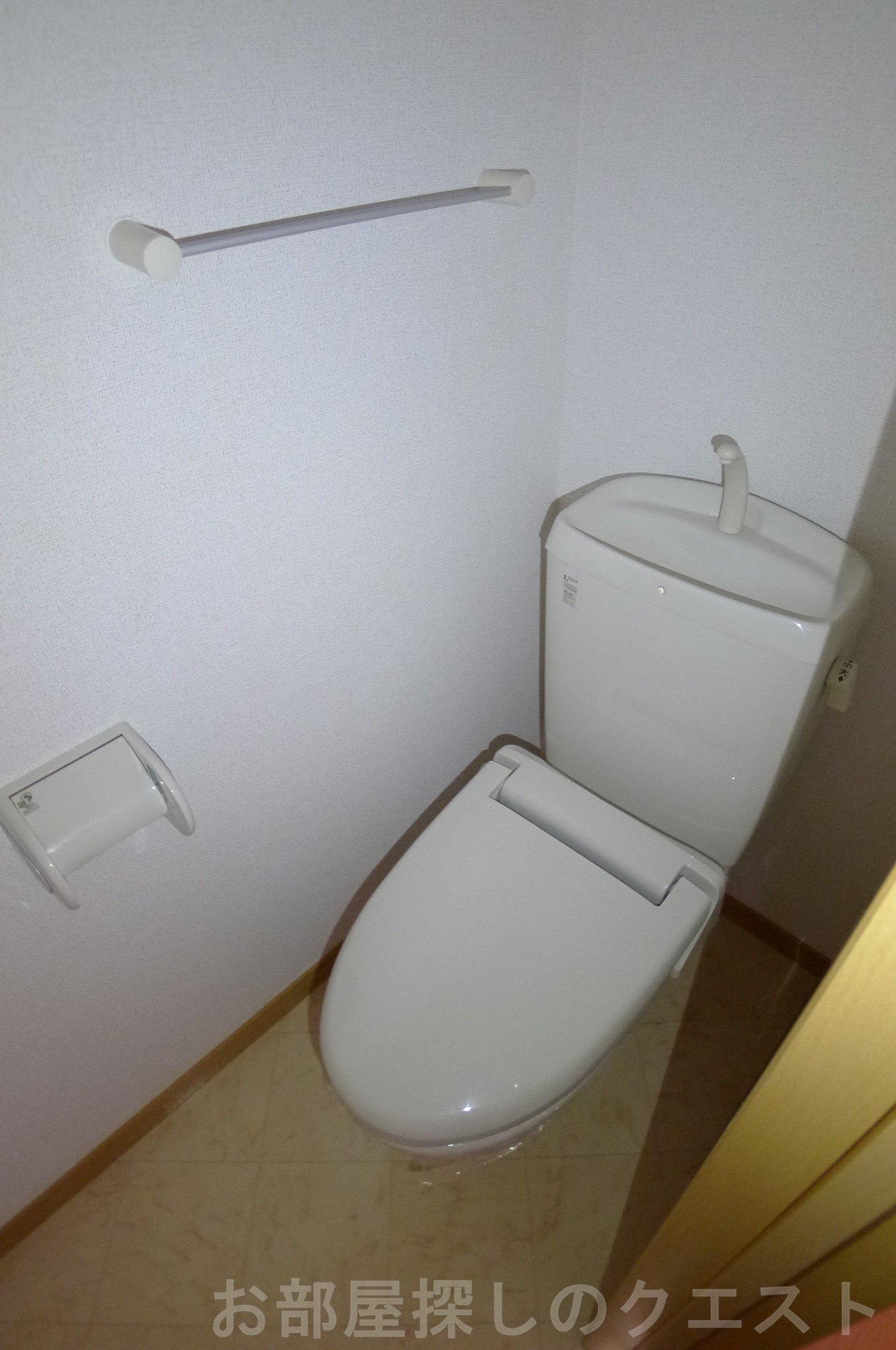 トイレ　（写真は同タイプ）