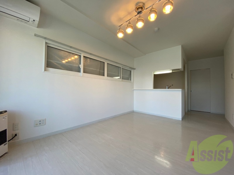 居室・リビング　広くてキレイなお部屋が広がっていて、充実した生活が送れそう。