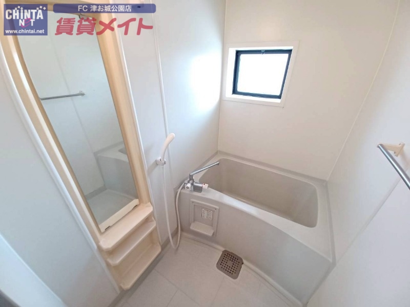 バス・シャワールーム　反転タイプ参考写真