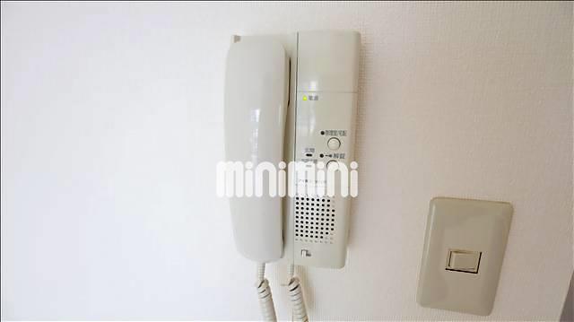 セキュリティ　インターホンで来訪者を確認できます