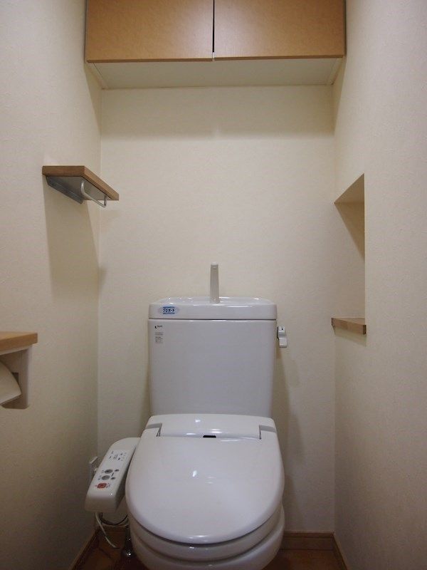 トイレ　※同タイプの別のお部屋です。