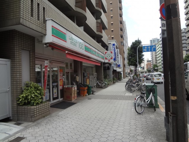 コンビニ　ローソンストア１００天神橋３丁目店（コンビニ）まで182m