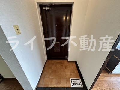 玄関　落ち着いた玄関です