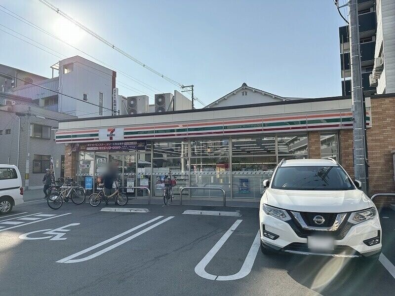 コンビニ　セブンイレブン大阪勝山南4丁目店（コンビニ）まで483m