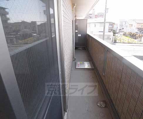 バルコニー　広くて日当りの良いバルコニー