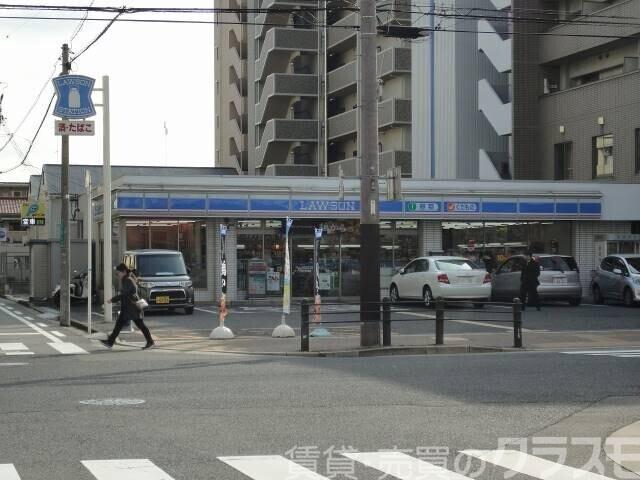 コンビニ　ローソン三国ケ丘駅前店（コンビニ）まで138m