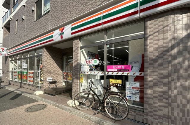コンビニ　セブンイレブン中野新井1丁目店（コンビニ）まで390m
