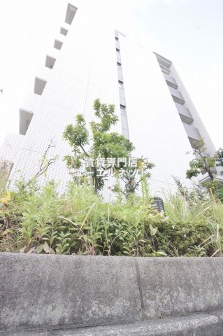 建物外観　シンプルで洗練されたデザインが毎日の暮らしに心地よさをプラス