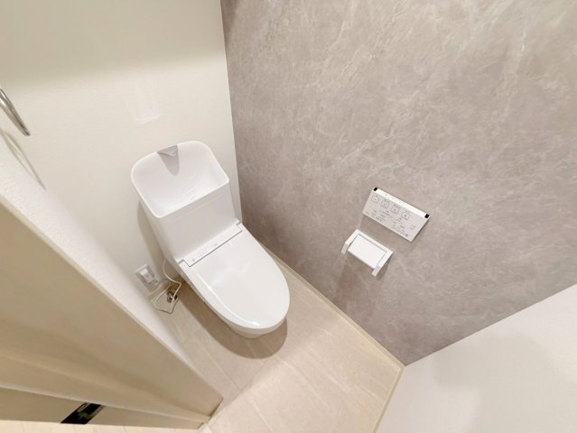 トイレ　綺麗なトイレにはウォシュレット標準装備です。