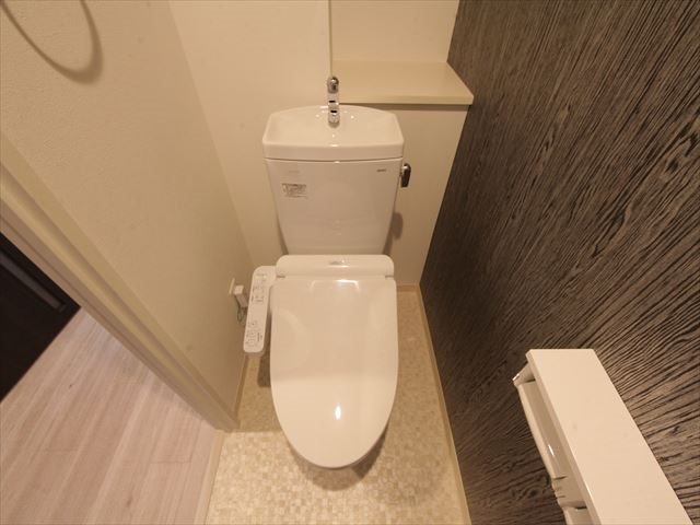 トイレ　温水洗浄暖房便座付トイレ
