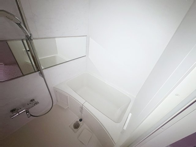 バス・シャワールーム　掲載写真は同型モデルを掲載しており実際のお部屋と仕様等が異な