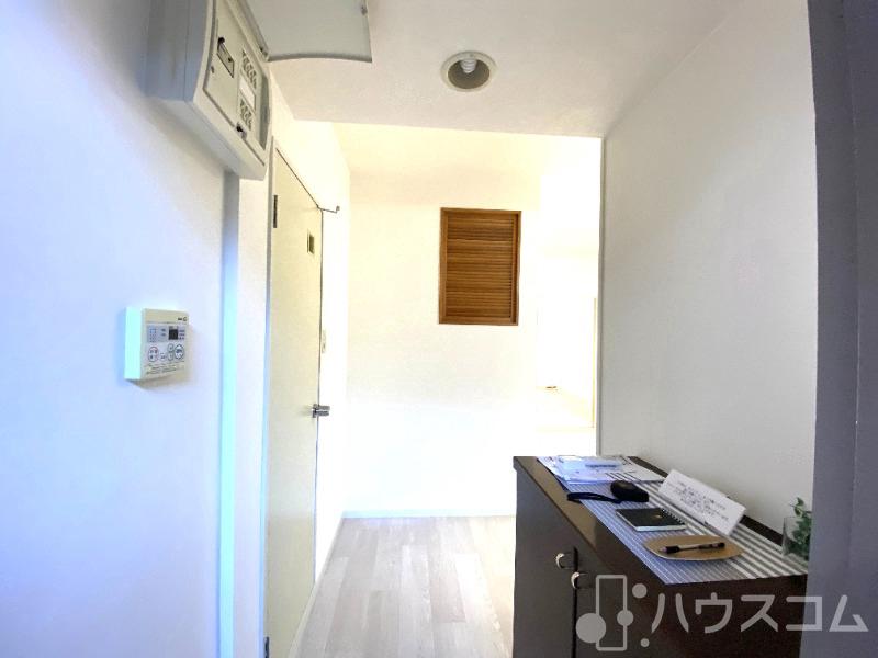 玄関　玄関を一歩入ると・・・こんな感じです。