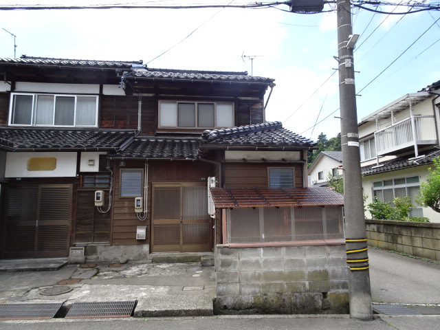 天神町2丁目貸家