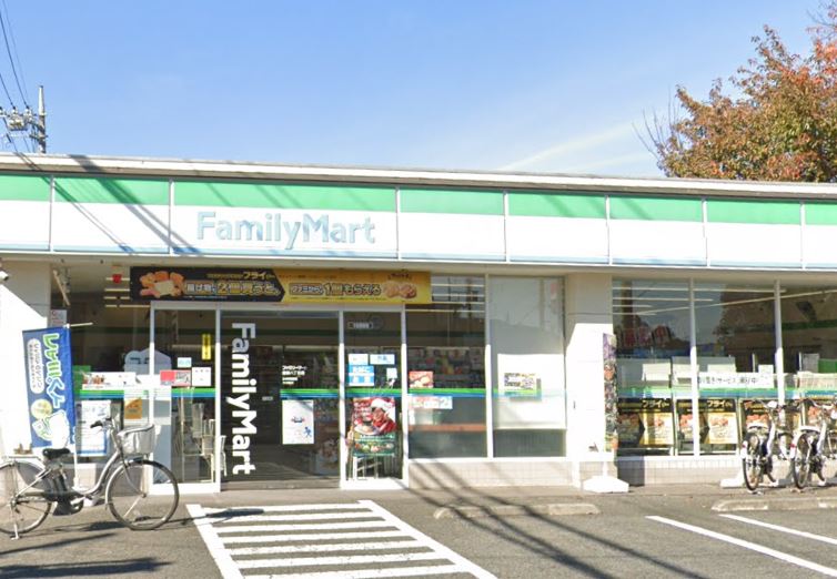 コンビニ　ファミリーマート 国領八丁目店（コンビニ）まで92m