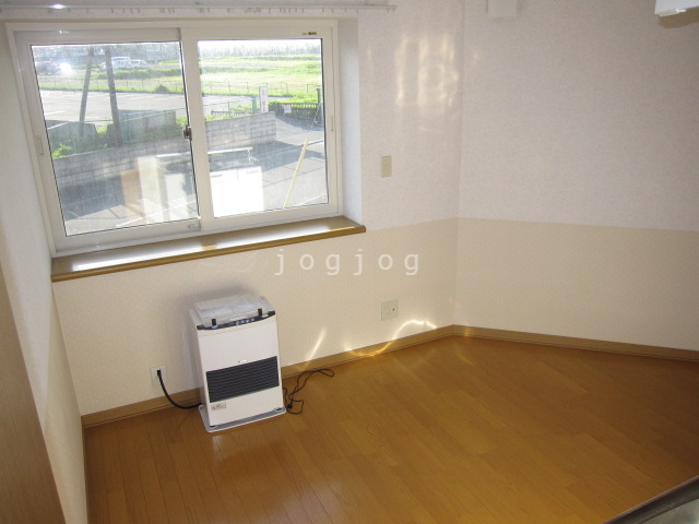 居室・リビング　出窓を採用したお部屋です。