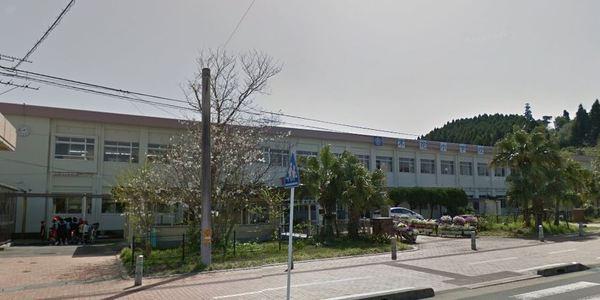 小学校　宮崎市立木花小学校（小学校）まで632m