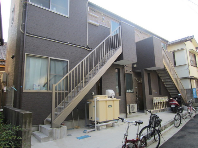 建物外観　きれいな外観で静かな住宅地にあります。