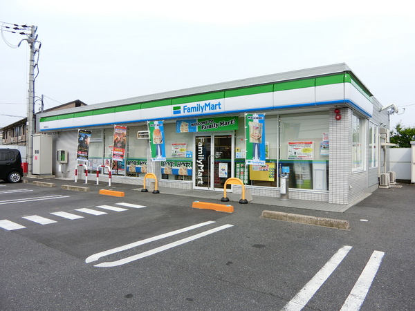 コンビニ　ファミリーマート　西今（コンビニ）まで608m
