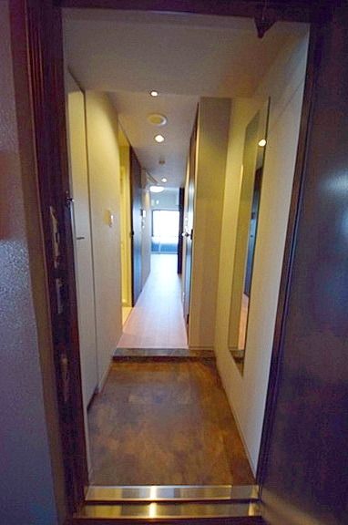玄関　★玄関開ければ居室の明るさが伝わってきますよ★