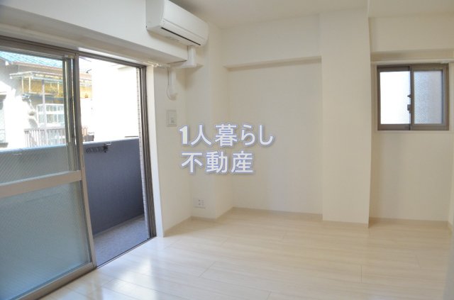 フェニックス?蒲田の居間写真
