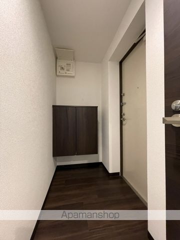 地下鉄東西線 西２８丁目駅 徒歩4分 5階建 築8年の玄関写真