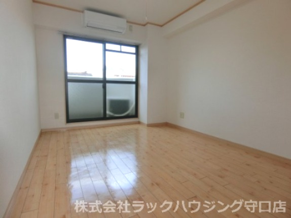 地下鉄谷町線 千林大宮駅 徒歩11分 6階建 築23年の居間写真