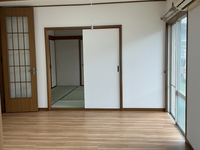 結城市みどり町戸建ての居間写真