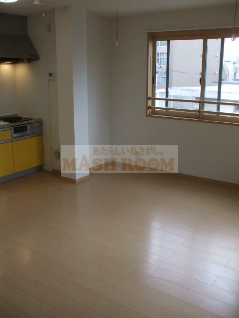 ＪＲ総武線 中野駅 徒歩3分 4階建 築21年の居間写真