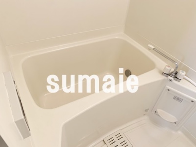 バス・シャワールーム　清潔感のあるバスルーム。