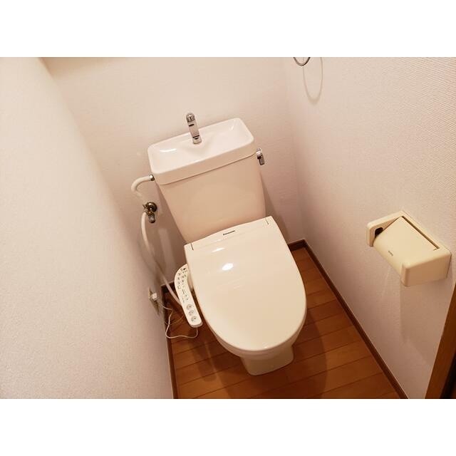 トイレ　※同仕様写真含む