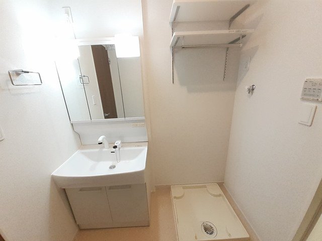 洗面設備　コンパクトで使いやすい洗面所