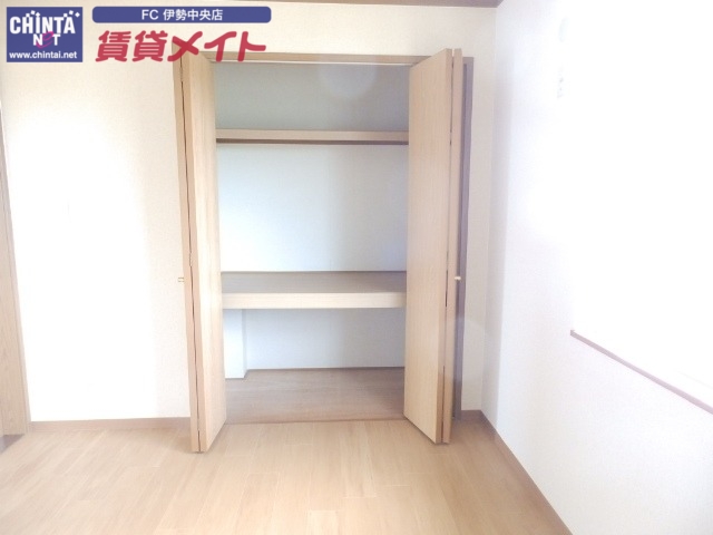 収納　別部屋反転参考写真です