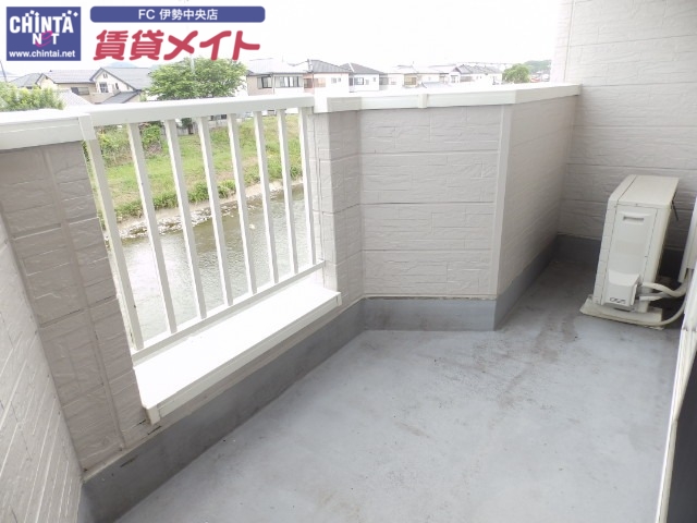 バルコニー　別部屋反転参考写真です