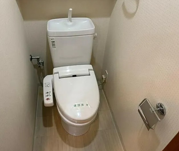 東京メトロ半蔵門線 押上駅 徒歩10分 6階建 築18年のトイレ写真