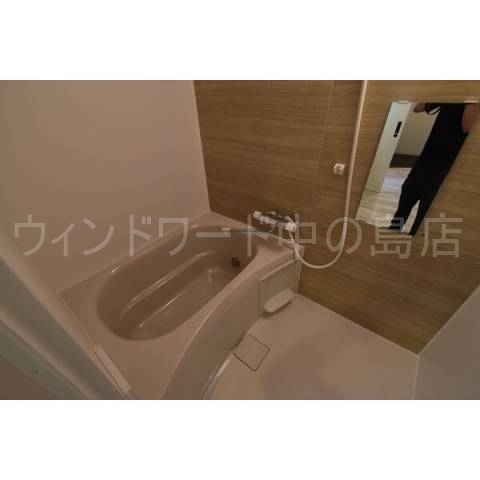 バス・シャワールーム　詳細は、ウィンドワード中の島店までご相談下さい。